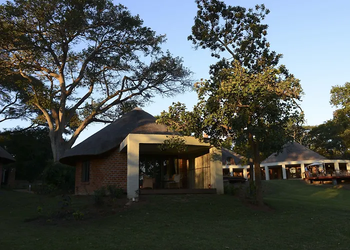 Private villas Lilayi